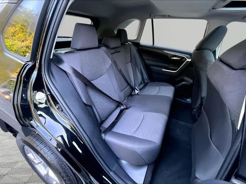 Used 2023 Toyota RAV4 XLE w/ Convenience Package FWD image 20