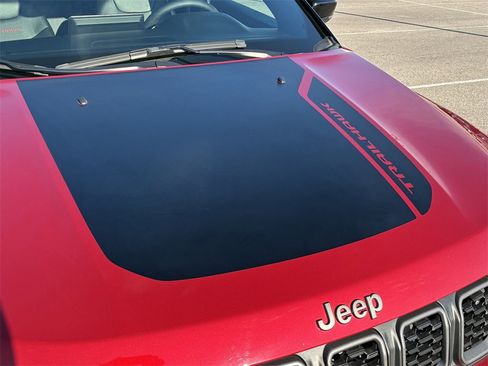 Used 2024 Jeep Compass Trailhawk w/ Trailhawk Elite Group image 10