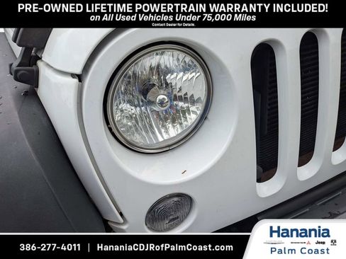 Used 2016 Jeep Wrangler Unlimited Rubicon w/ Connectivity Group AWD/4WD image 9