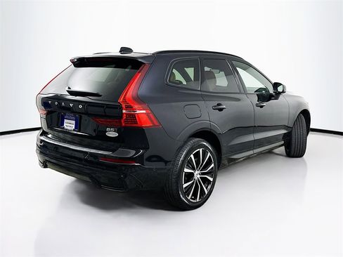 Used 2023 Volvo XC60 B5 Ultimate w/ Climate Package image 7