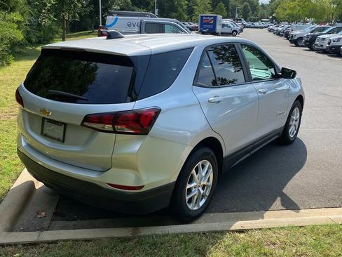 Used 2022 Chevrolet Equinox LS w/ LS Convenience Package FWD image 30