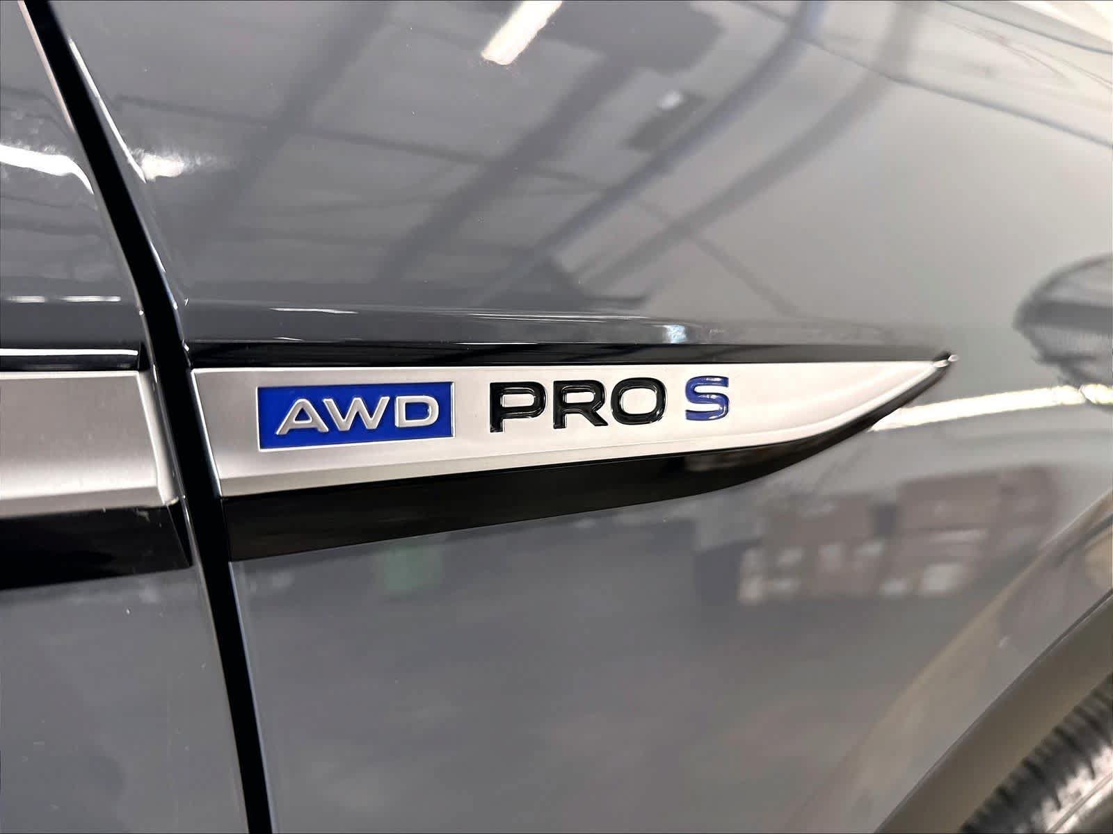 Used 2023 Volkswagen ID.4 Pro S AWD/4WD image 28