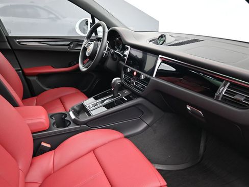 Used 2026 Porsche Macan AWD/4WD image 14