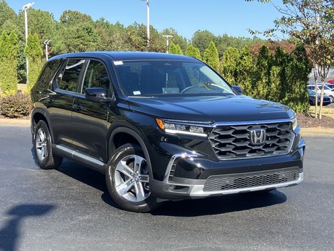 Certified 2025 Honda Pilot EX-L image 2