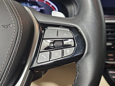 Used 2022 BMW 530i RWD image 18