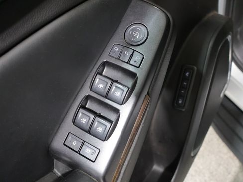 Used 2016 Chevrolet Suburban LT w/ Luxury Package AWD/4WD image 16