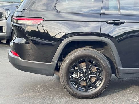 Used 2024 Jeep Grand Cherokee L Laredo image 44