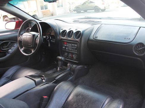 Used 2000 Pontiac Firebird Formula w/ Security Pkg RWD image 26