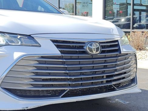 Used 2020 Toyota Avalon XLE image 32