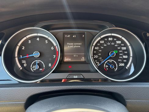 Used 2016 Volkswagen Golf R 4-Door AWD/4WD image 11