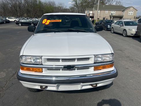 Used 2003 Chevrolet S10 Pickup LS w/ Convenience Package image 3