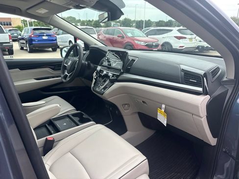 Certified 2026 Honda Odyssey Touring image 26