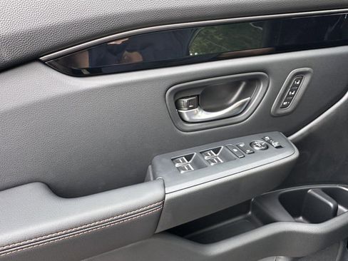 New 2025 Honda Pilot TrailSport image 39