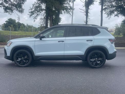 New 2026 Volkswagen Taos SE FWD image 4