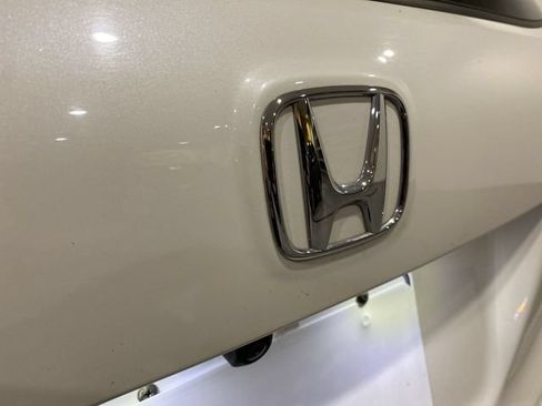 Used 2018 Honda Pilot Touring image 23