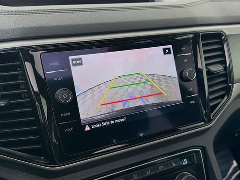 Used 2020 Volkswagen Atlas Cross Sport SEL image 17