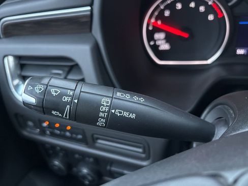 Used 2022 Chevrolet Suburban LS w/ Driver Alert Package image 21