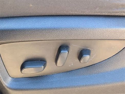 Used 2020 GMC Yukon SLE w/ SLE Value Package image 17