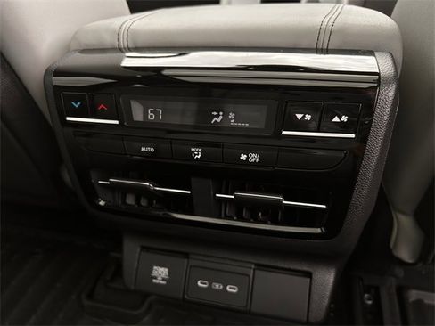 Certified 2025 Acura MDX w/ Technology Package image 32