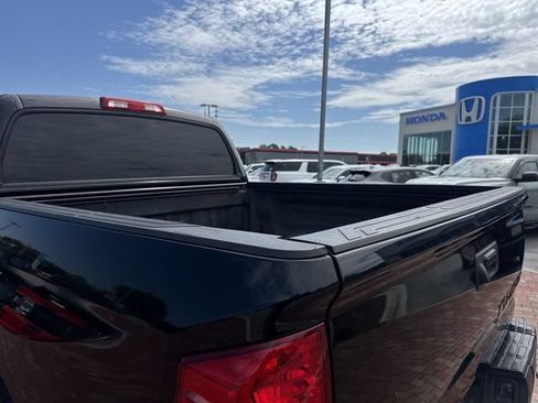 Used 2017 Toyota Tundra Limited w/ Limited Premium Package AWD/4WD image 28