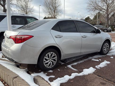 Used 2018 Toyota Corolla LE image 4
