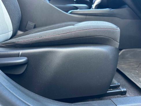 Used 2024 Chevrolet Trax RS w/ Sunroof Package image 22