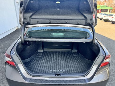 Used 2023 Toyota Camry SE w/ Cold Weather Package image 10