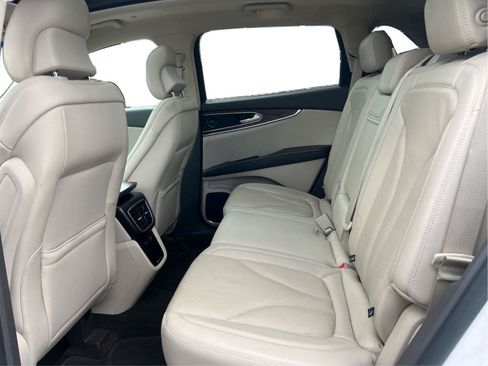 Used 2019 Lincoln Nautilus Reserve FWD image 11