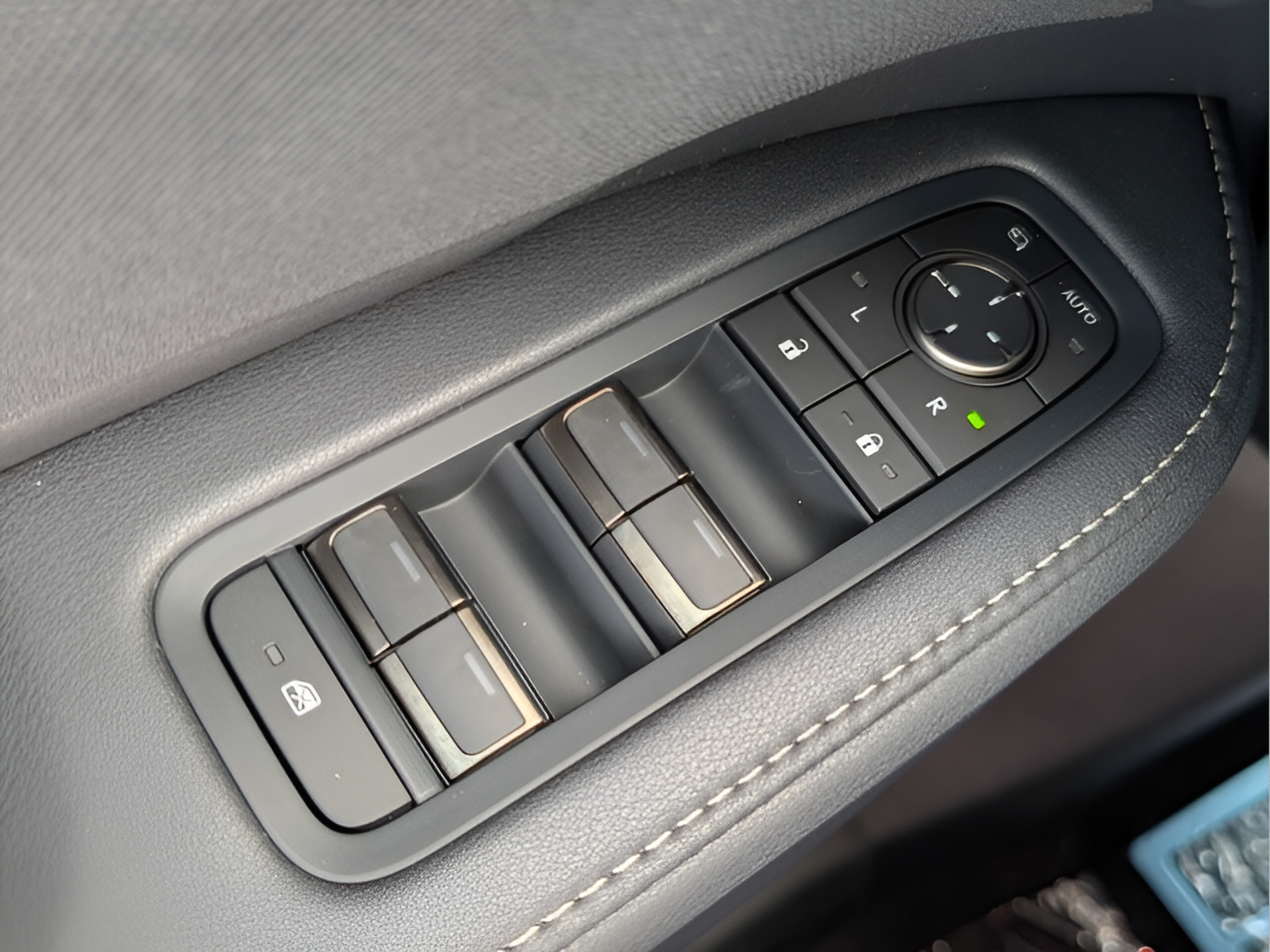 New 2026 Lexus TX 500h AWD w/ Technology Package image 29