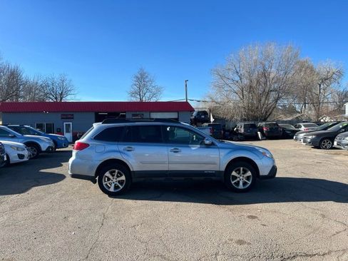 Used 2014 Subaru Outback 2.5i Limited w/ Moonroof Package image 5