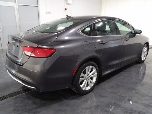 Used 2015 Chrysler 200 Limited w/ Convenience Group FWD image 4