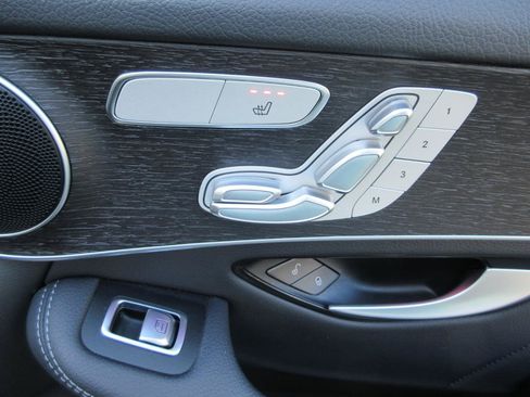 Used 2022 Mercedes-Benz GLC 300 4MATIC image 28
