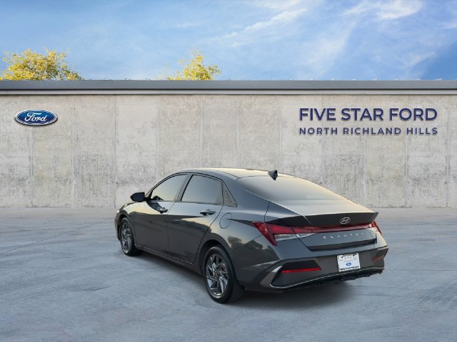 Used 2024 Hyundai Elantra SEL FWD image 7