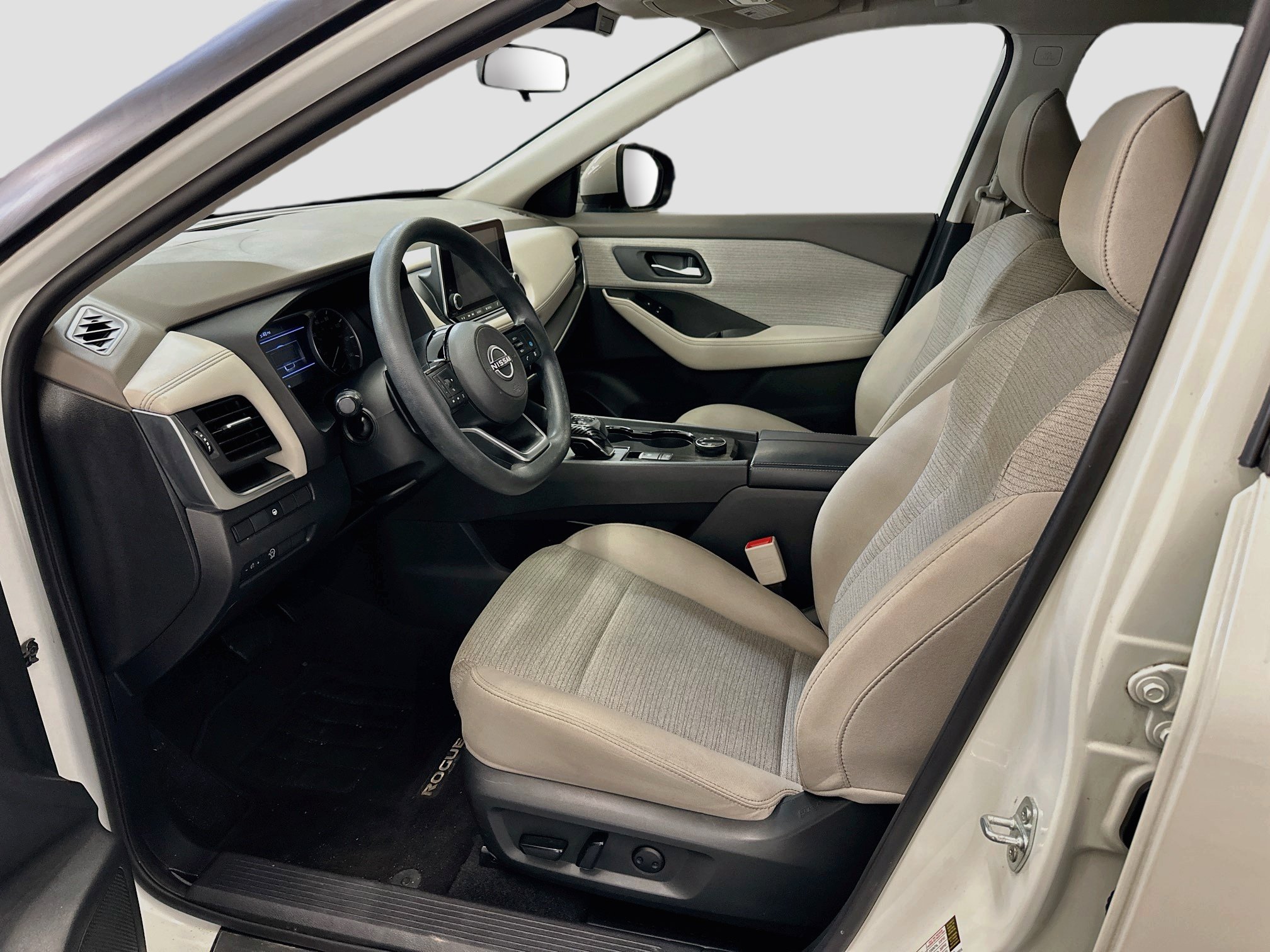 Used 2023 Nissan Rogue SV AWD/4WD image 13