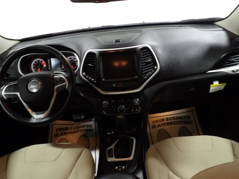 Used 2017 Jeep Cherokee Latitude w/ Safety/Convenience Group image 11