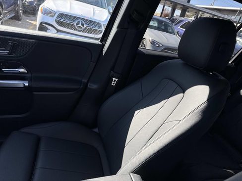 Used 2025 Mercedes-Benz GLB 250 image 16