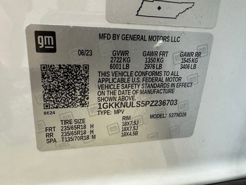 Used 2023 GMC Acadia SLT w/ Preferred Package image 30