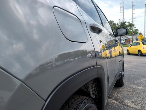 Used 2022 Jeep Compass Trailhawk w/ Trailhawk Convenience Group image 11