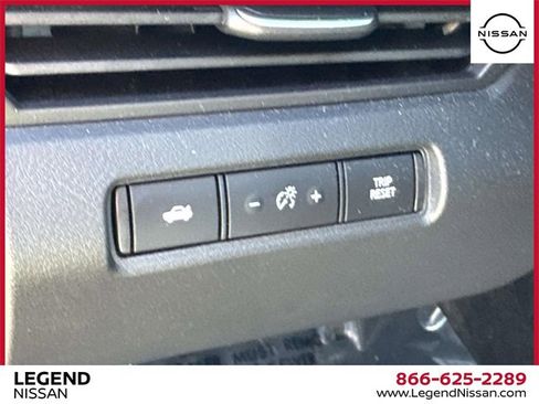 Used 2025 Nissan Altima 2.5 SR image 13