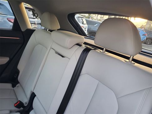 Used 2022 Audi Q3 2.0T Premium Plus w/ Premium Plus Package image 13