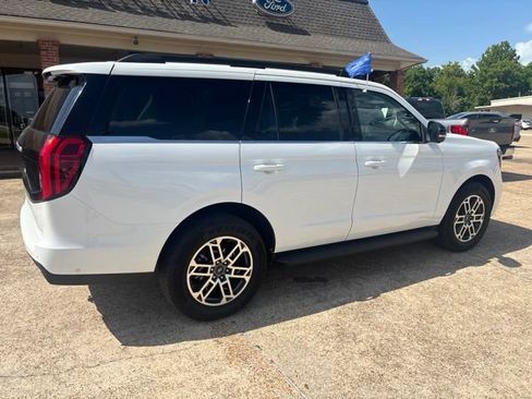 Certified 2025 Ford Expedition Active RWD image 5