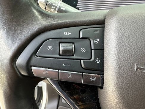 Used 2022 Cadillac Escalade Premium Luxury w/ Performance Package AWD/4WD image 26