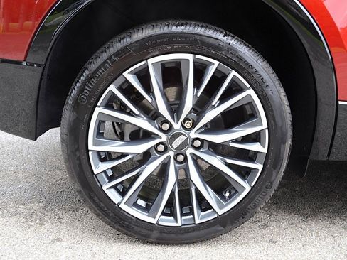 Used 2024 Cadillac XT4 Sport AWD/4WD image 11