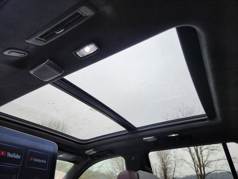 Used 2022 Cadillac Escalade Sport Platinum image 4