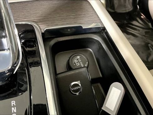 Used 2023 Volvo XC90 B6 Ultimate w/ Protection Package Premier image 34