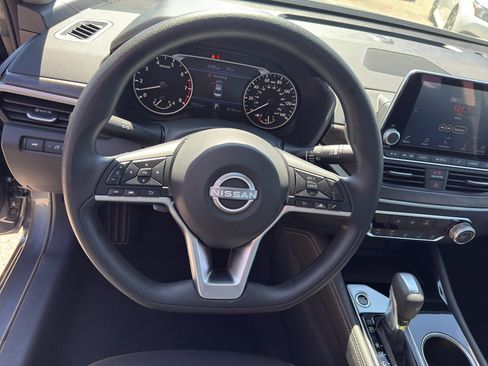 Certified 2023 Nissan Altima 2.5 SV AWD/4WD image 16