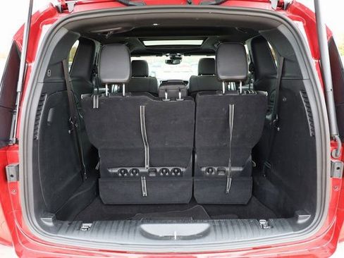 Used 2025 Chrysler Pacifica Limited image 36