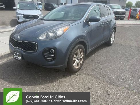 Used 2018 Kia Sportage LX AWD/4WD image 4