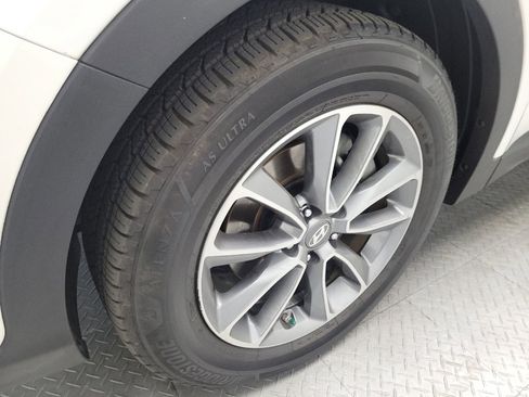 Used 2017 Hyundai Santa Fe SE image 31