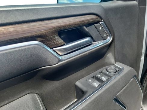 Used 2025 Chevrolet Silverado 1500 LT w/ Texas Edition Plus RWD image 10